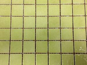 Vert jaune anis marjolaine mosaïque émaux de Briare par 20 carrés soit environ 100g